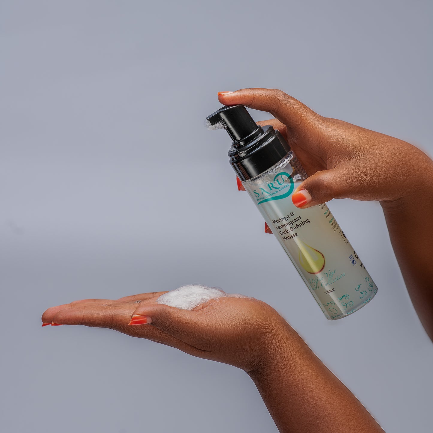 MORINGA & LEMONGRASS CURLS DEFINING MOUSSE (150ml)